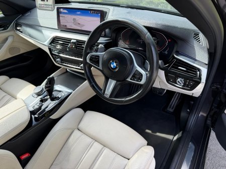2021 BMW 5-Series - photo 21