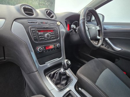 2013 Ford Mondeo - photo 15