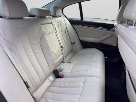 2018 BMW 5-Series - photo 12