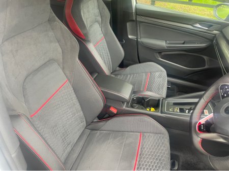 2024 Volkswagen Golf - photo 8