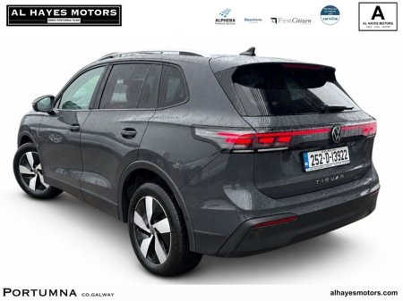 2025 Volkswagen Tiguan - photo 3