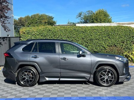 2020 Toyota RAV4 - photo 2