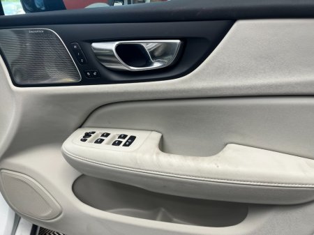 2025 Volvo V60 - photo 16