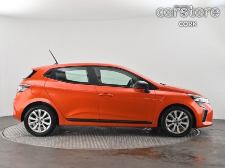 2024 Renault Clio - photo 2