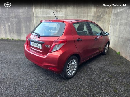 2013 Toyota Yaris - photo 2