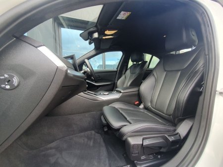 2025 BMW 3-Series - photo 7
