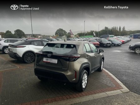 2024 Toyota Yaris Cross - photo 2