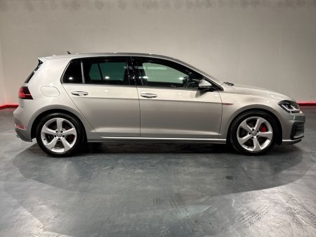 2018 Volkswagen Golf - photo 2