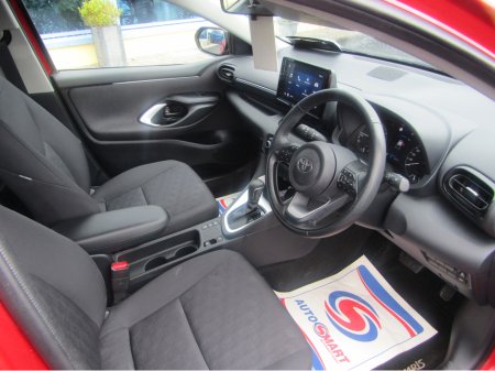 2025 Toyota Yaris - photo 11