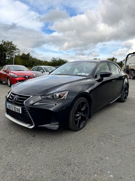 2018 Lexus IS - photo 2
