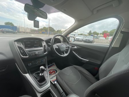2016 Ford Focus - photo 11