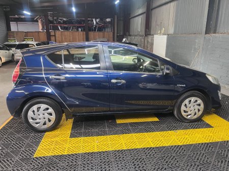 2017 Toyota Aqua - photo 8