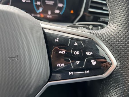 2024 Volkswagen Touareg - photo 16