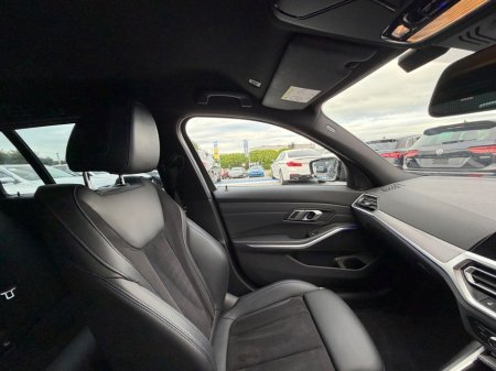 2021 BMW 3-Series - photo 25