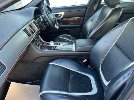2015 Jaguar XF - photo 25