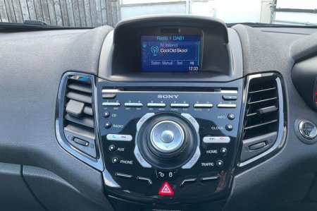 2016 Ford Fiesta - photo 23