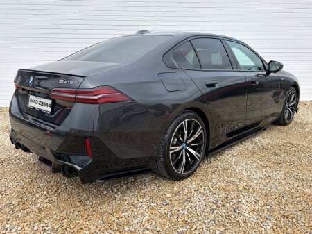 2024 BMW 5-Series - photo 3