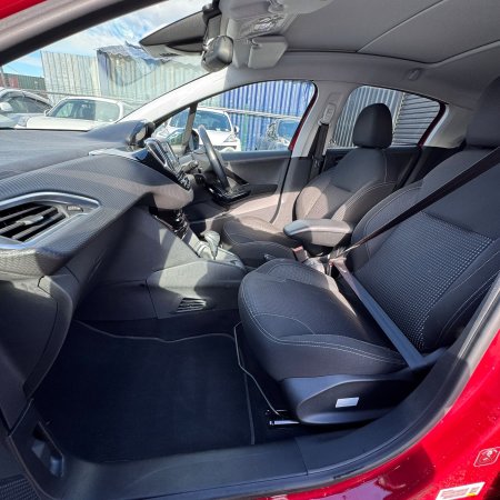 2017 Peugeot 208 - photo 16