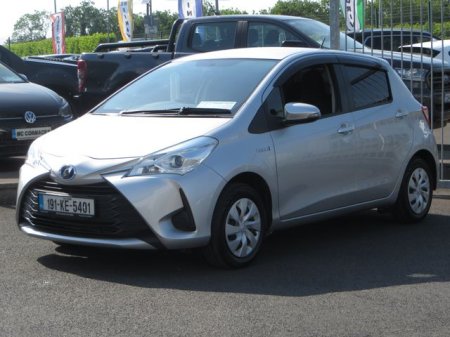 2019 Toyota Vitz - photo 3