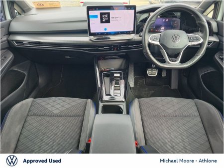 2024 Volkswagen Golf - photo 2