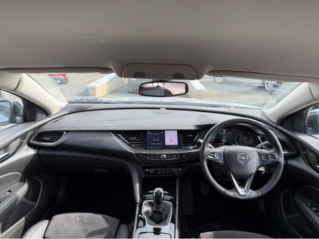 2022 Opel Insignia - photo 10