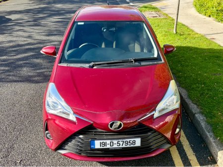 2019 Toyota Vitz - photo 10