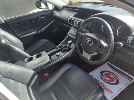 2015 Lexus IS - photo 10
