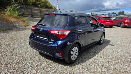 2018 Toyota Vitz - photo 8