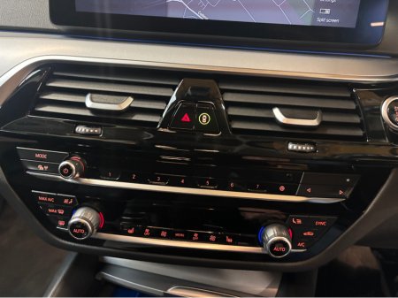 2023 BMW 5-Series - photo 12