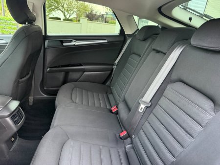 2016 Ford Mondeo - photo 19
