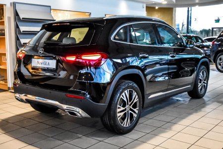2026 Mercedes-Benz GLA - photo 4