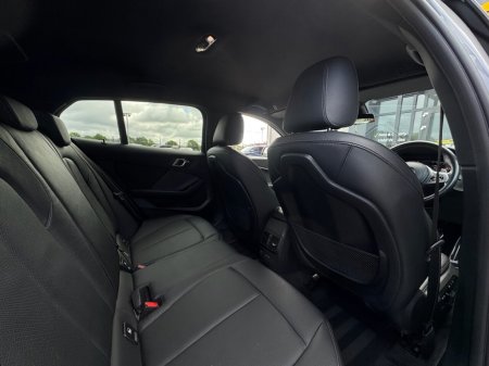 2023 BMW 1-Series - photo 10