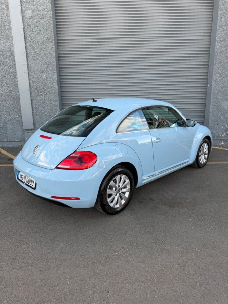 2014 Volkswagen Beetle - photo 2