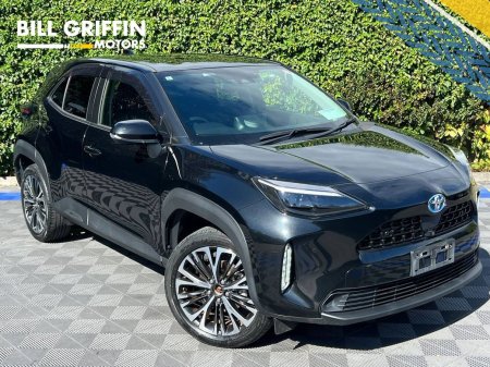 2021 Toyota Yaris Cross Z-SPEC 1.5 HYBRID AUTO // HALF LEATHER HEATED SEATS // 18" DIAMOND CUT ALLOYS // DIGITAL CLIMATE CON