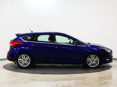 2016 Ford Focus - photo 2