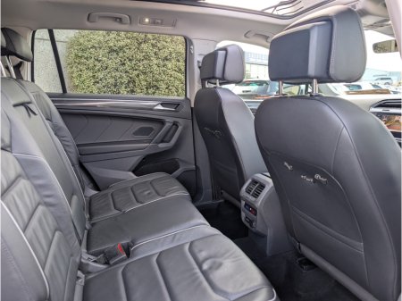 2020 Volkswagen Tiguan - photo 11