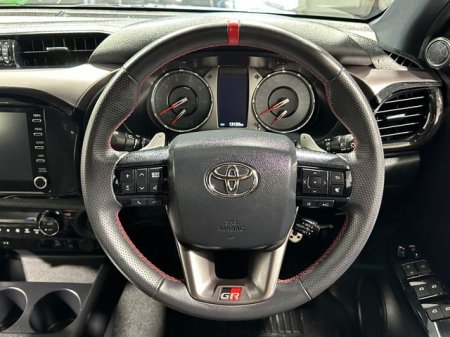 2024 Toyota Hilux - photo 12