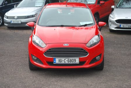 2016 Ford Fiesta - photo 2
