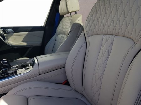 2020 BMW X7 - photo 7