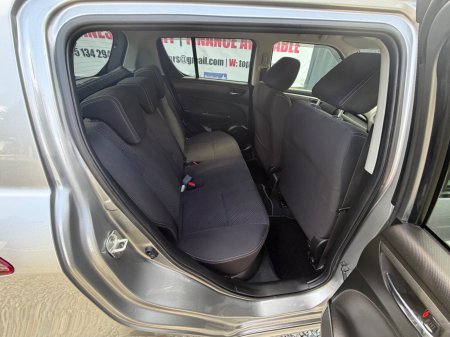 2016 Suzuki Swift - photo 10