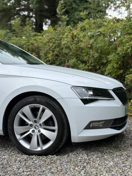 2018 Skoda Superb - photo 5