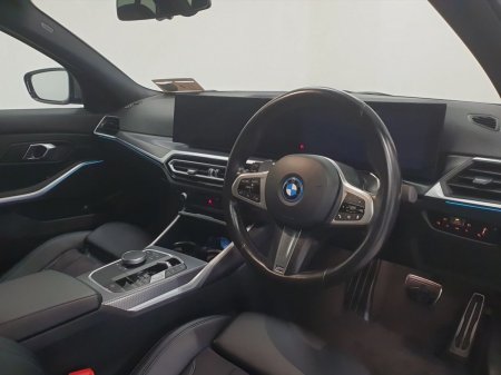 2024 BMW 3-Series - photo 6