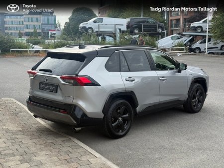 2019 Toyota RAV4 - photo 2