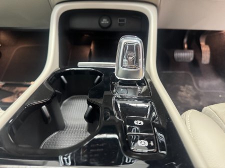 2022 Volvo XC40 - photo 11
