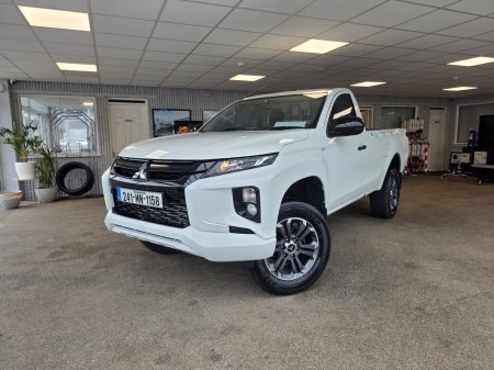 2024 Mitsubishi I - photo 2