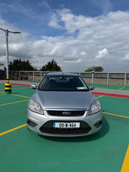 2009 Ford Focus - photo 2