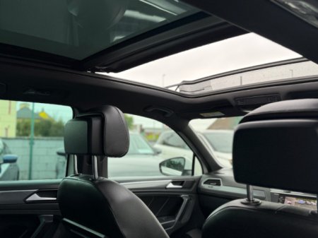 2020 Volkswagen Tiguan - photo 26