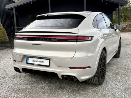 2025 Porsche Cayenne - photo 10