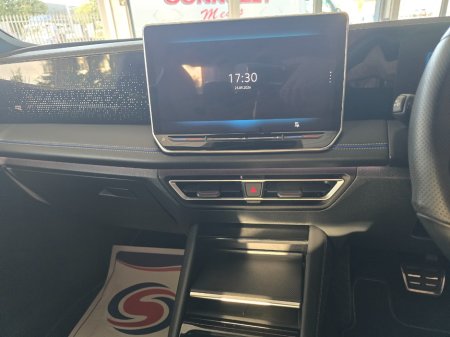 2025 Volkswagen Tiguan - photo 17