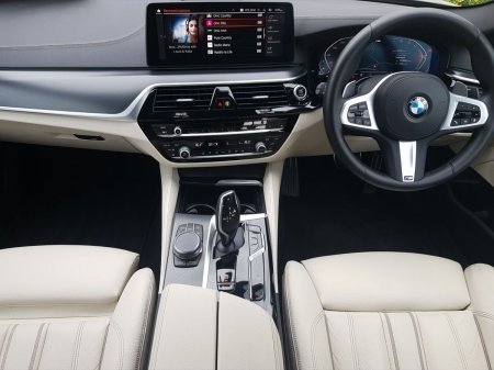 2023 BMW 5-Series - photo 4
